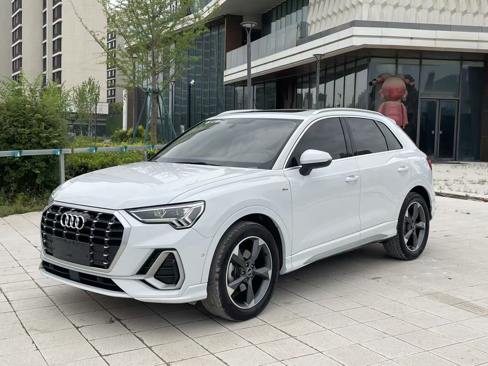 Audi Q3 2021 car image 
