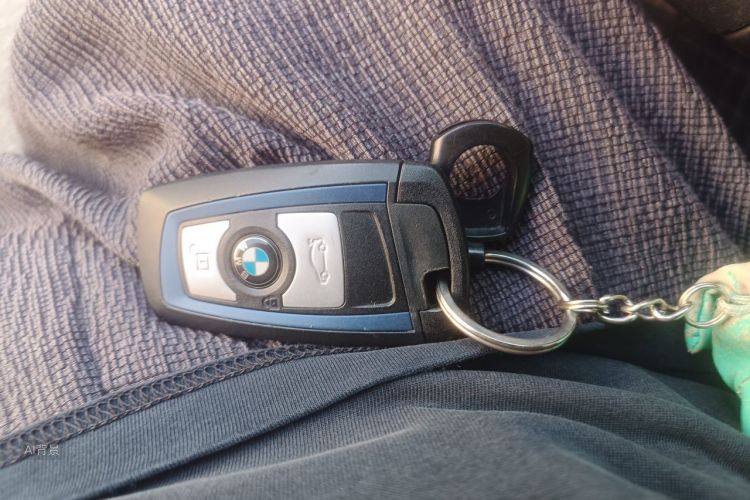 BMW 3 Series 2019 #10 BMW 3 Series 2019 car image #10