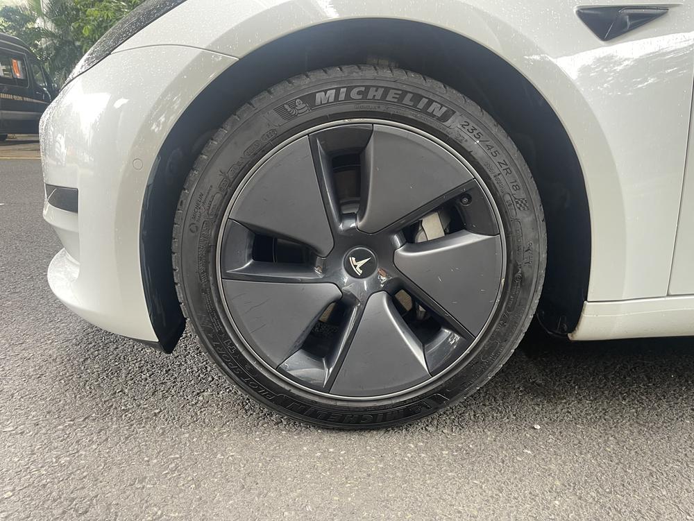 Tesla Model 3 2022 car image #10