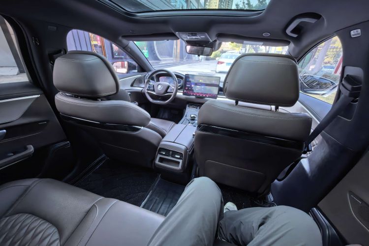 BYD Han 2022 immagine di auto #19