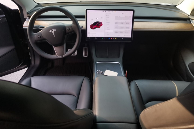Tesla Model 3 2021 car image #10