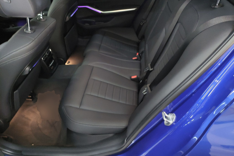 BMW 3 Series 2019 изображение автомобиля #17