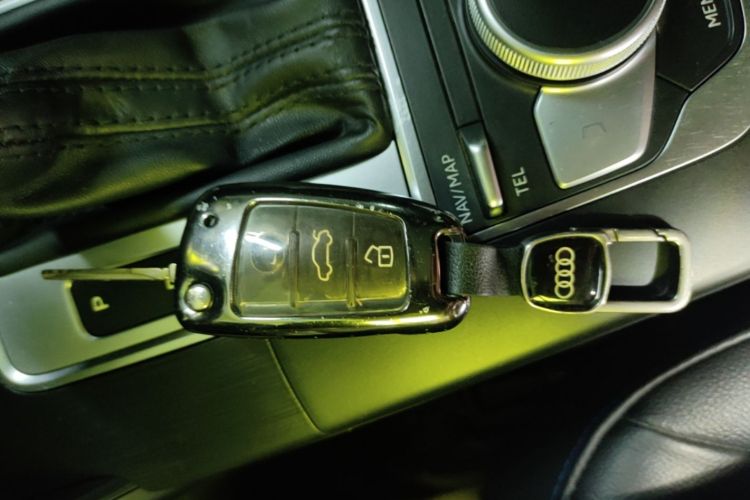 Audi A3 2018 car image #9