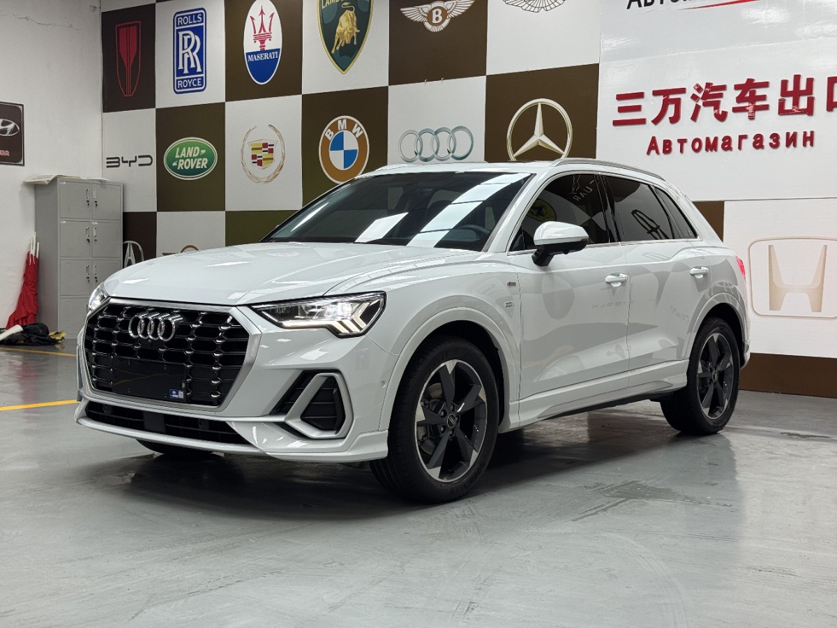 Audi Q3 2022 Audi Q3 2022 car image