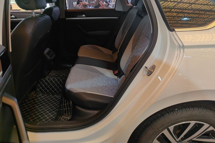 Volkswagen Lavida 2024 car image #17