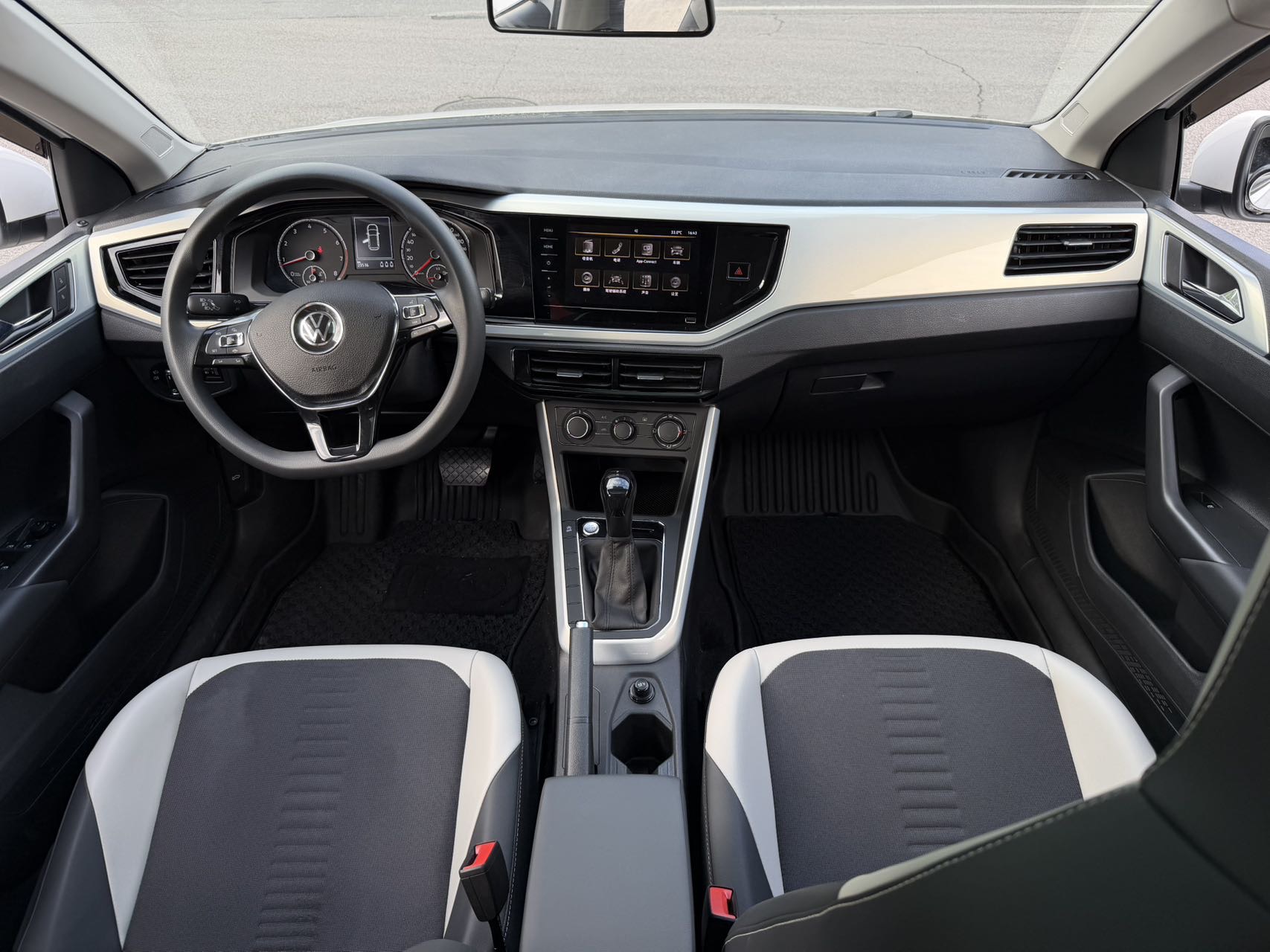 Volkswagen Polo 2021 car image #14
