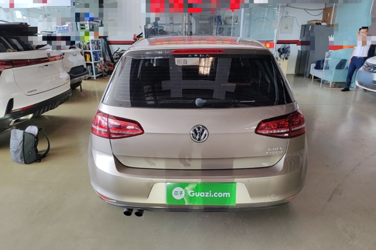 Volkswagen Golf 2017 car image #6