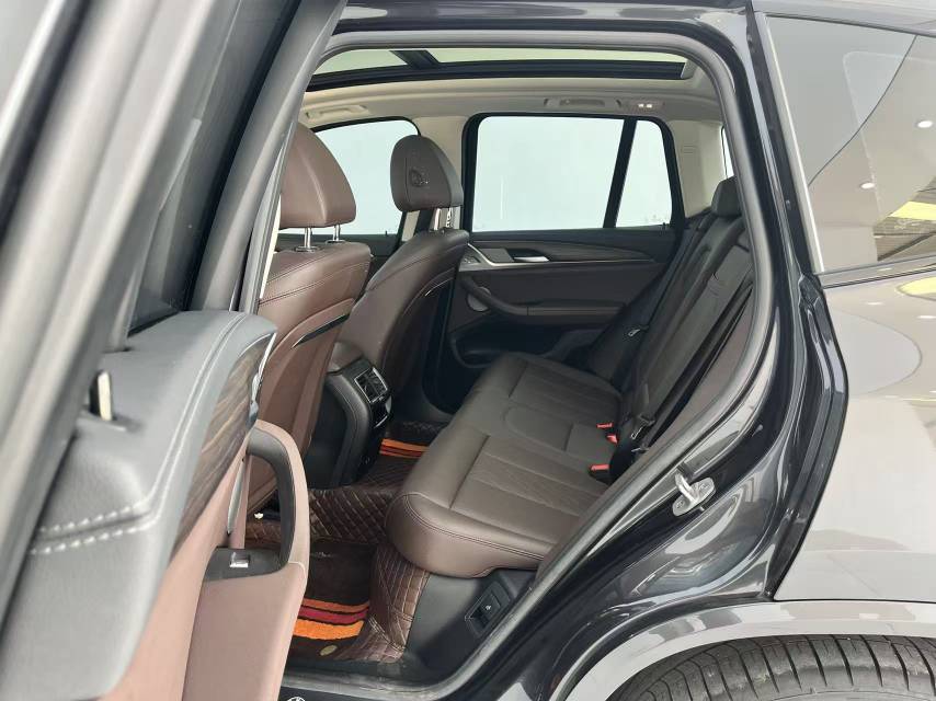 BMW X3 2022 car image #8