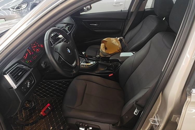 BMW 3 Series 2017 #15 BMW 3 Series 2017 car image #15