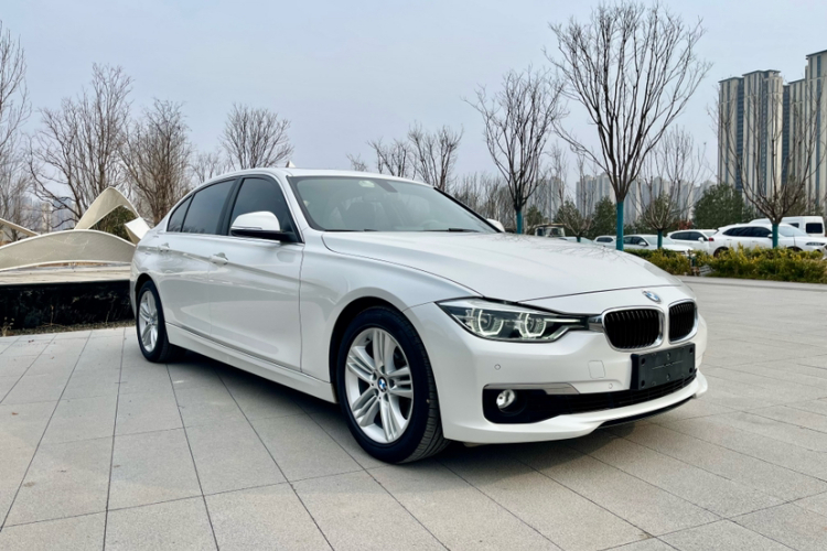 BMW 3 Series 2017 #4 BMW 3 Series 2017 car image #4