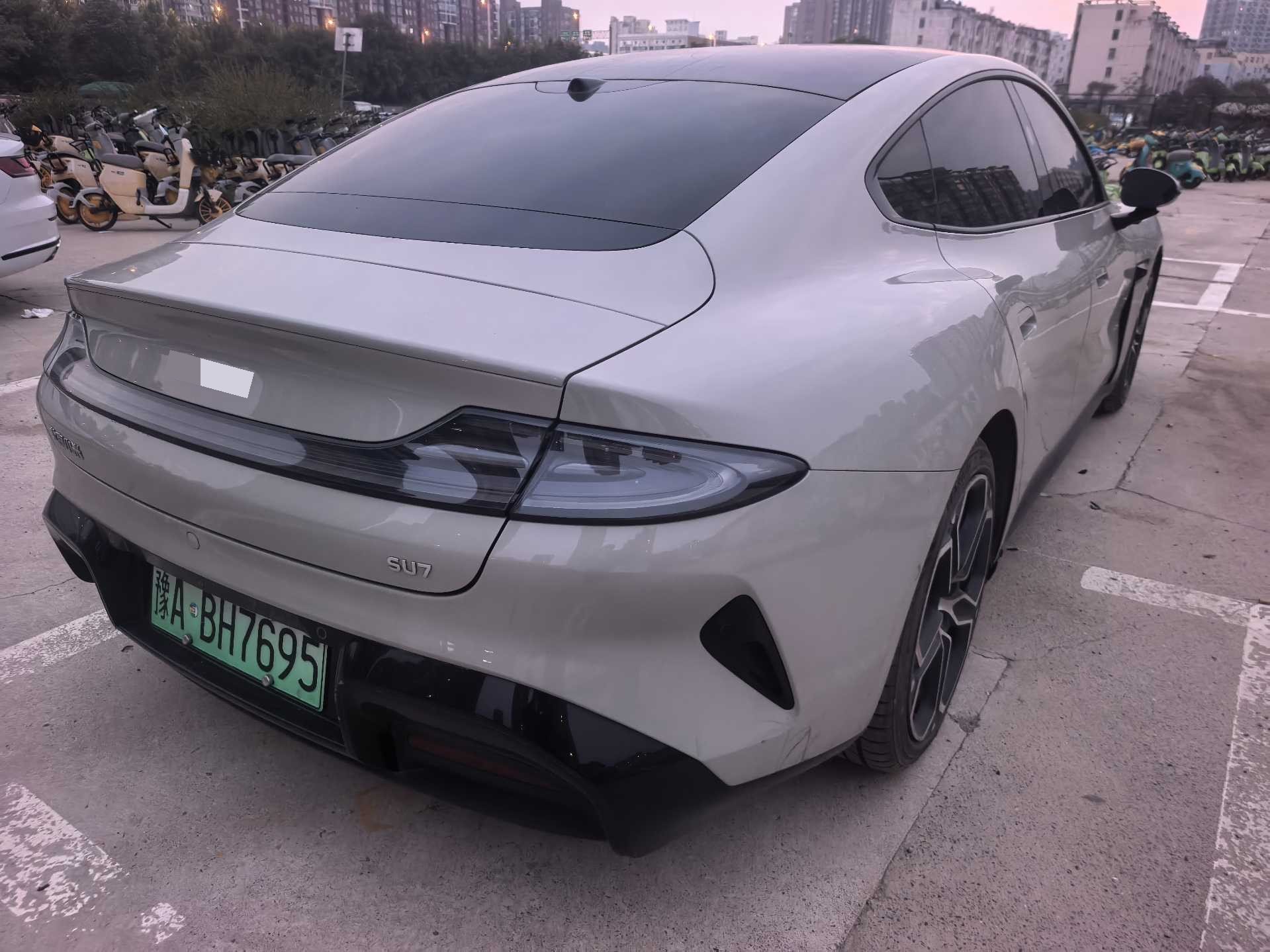 MI SU7 2024 car image #5