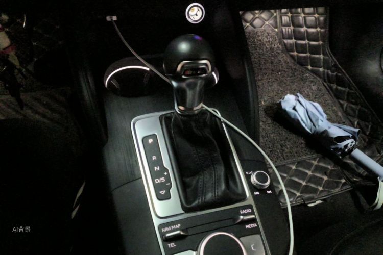 Audi A3 2018 car image #16