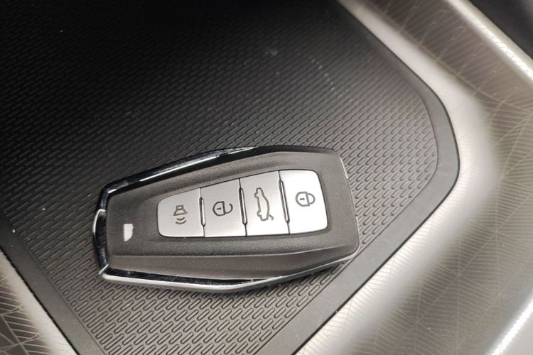 GEELY Emgrand 2024 car image #14