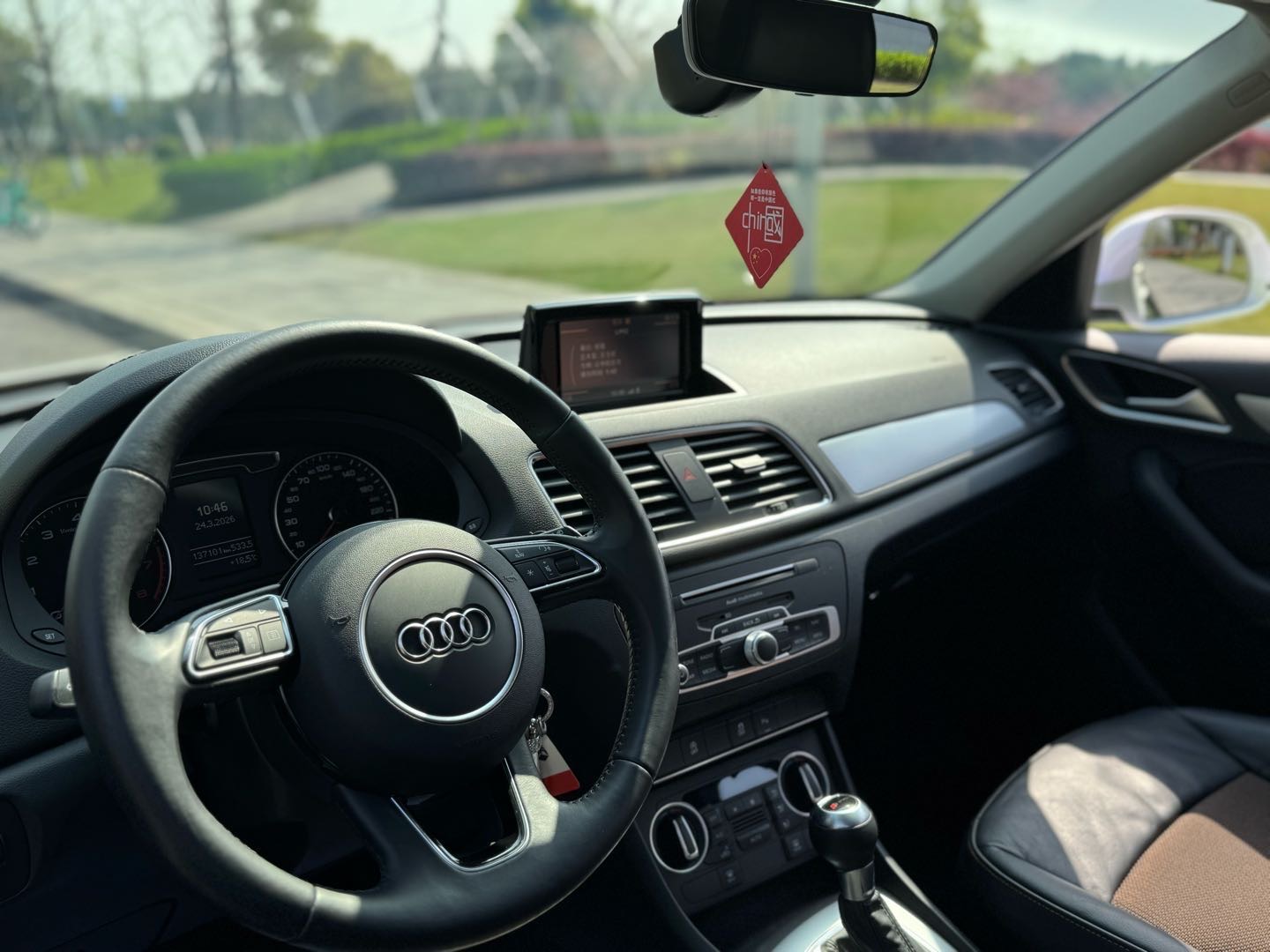 Audi Q3 2016 car image #10