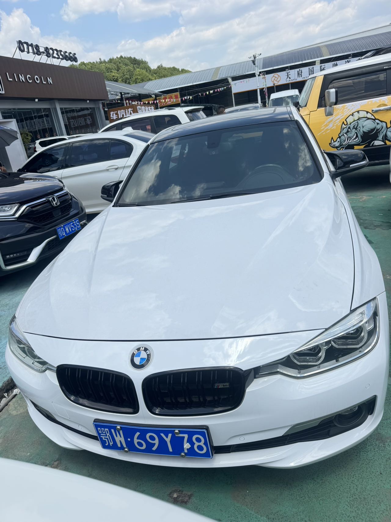 BMW 3 Series 2018 car image #2