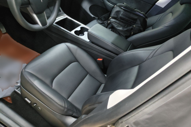 Tesla Model Y 2023 car image #15