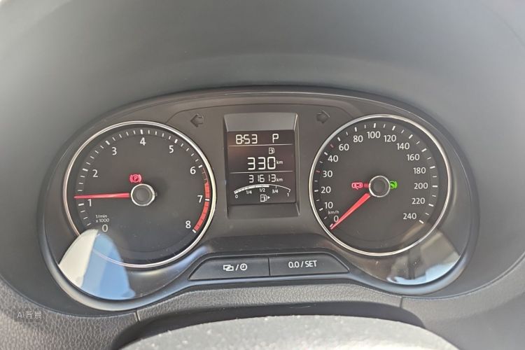 Volkswagen Polo 2017 car image #13