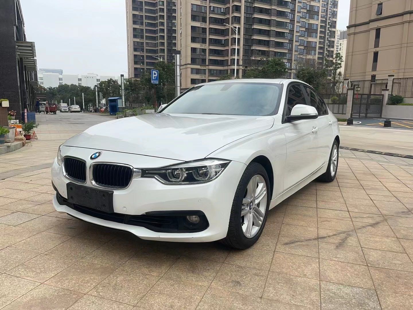 2016 2016 car image