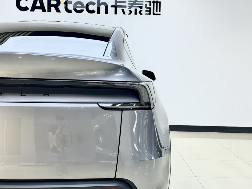Tesla Model Y 2025 #7 Tesla Model Y 2025 car image #7