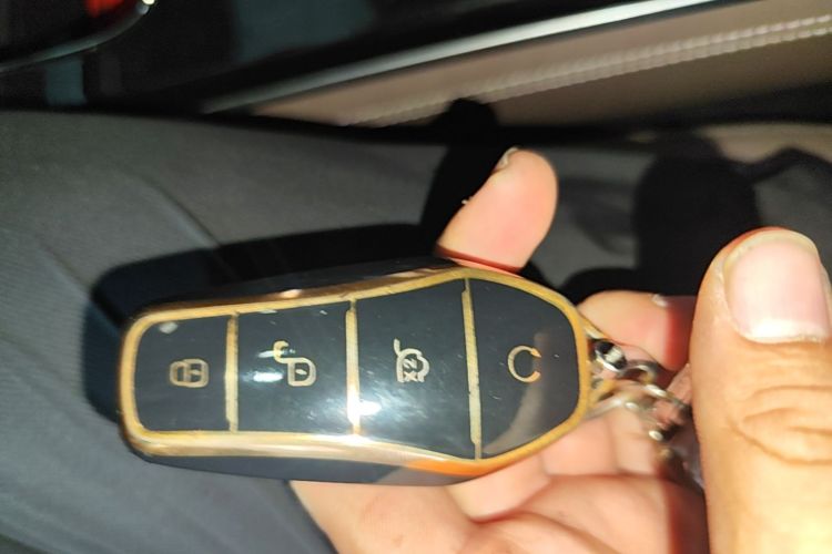 BYD Han 2025 car image #11