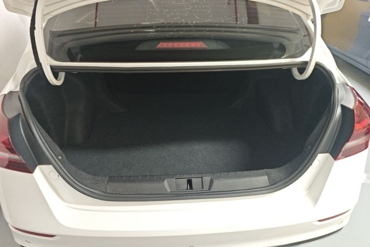 GEELY Emgrand 2021 #19 GEELY Emgrand 2021 car image #19