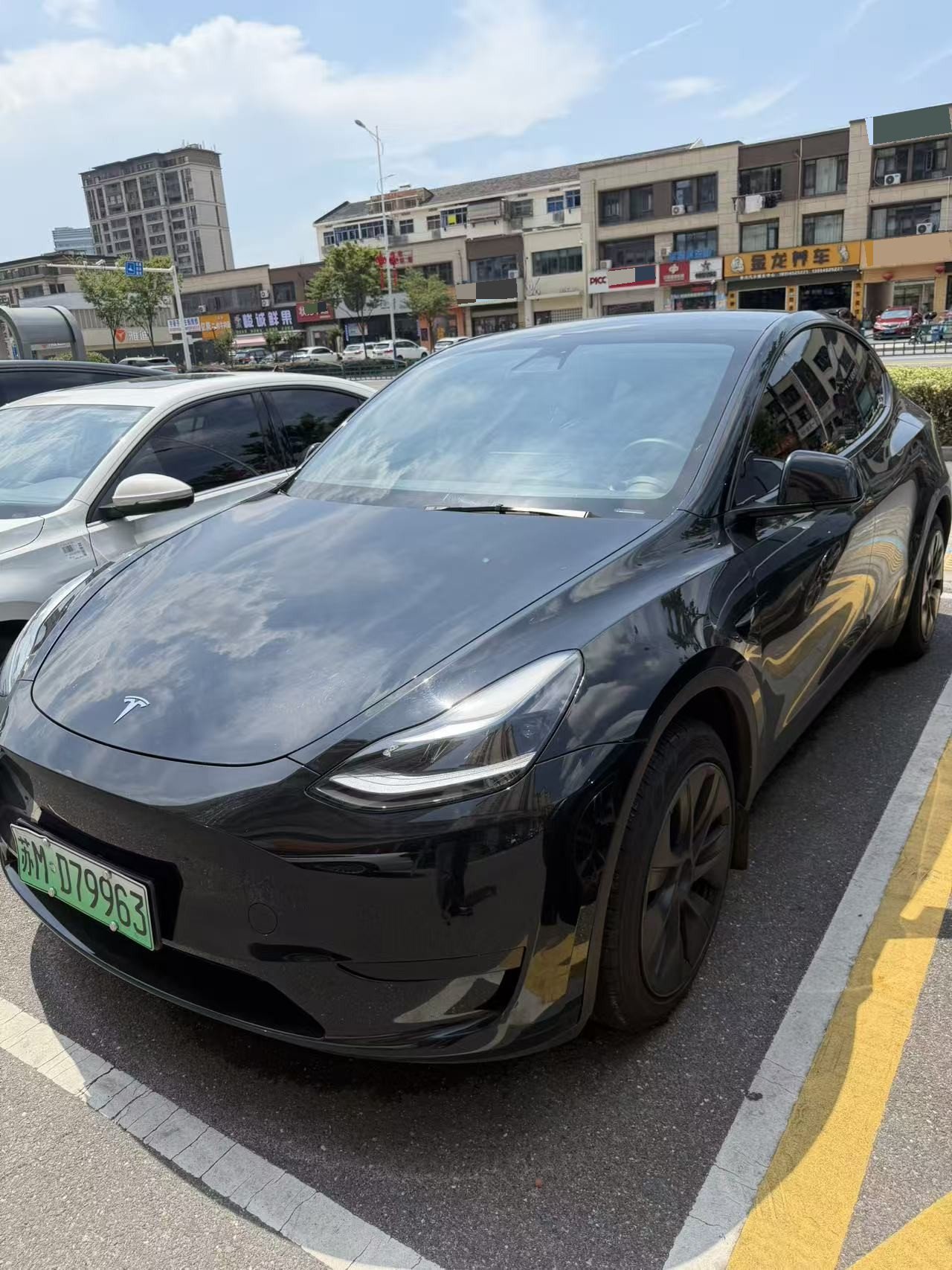Tesla Model Y 2024 Tesla Model Y 2024 car image