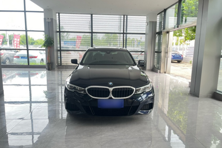 BMW 3 Series 2021 car image #3