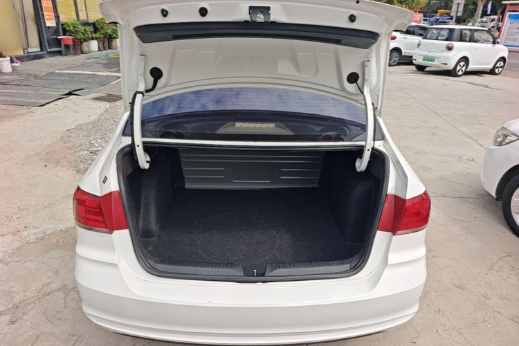 Volkswagen Santana 2018 car image #19