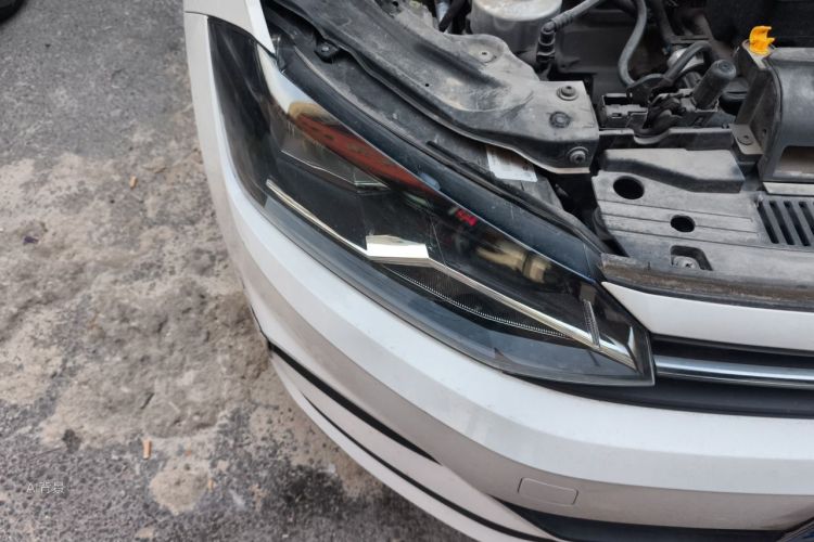 Volkswagen Polo 2021 car image #8
