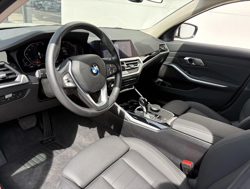 BMW 3 Series 2019 #13 BMW 3 Series 2019 car image #13
