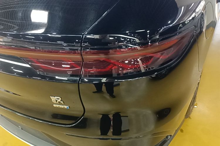 BYD Han 2025 car image #8
