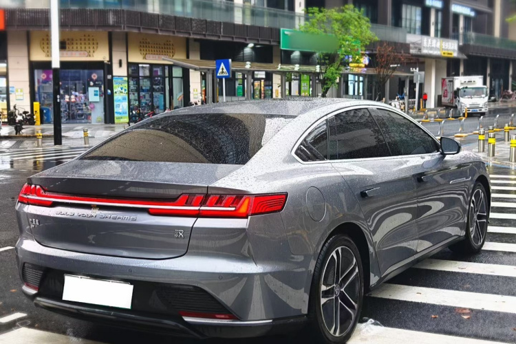 BYD Han 2021 #6 BYD Han 2021 car image #6