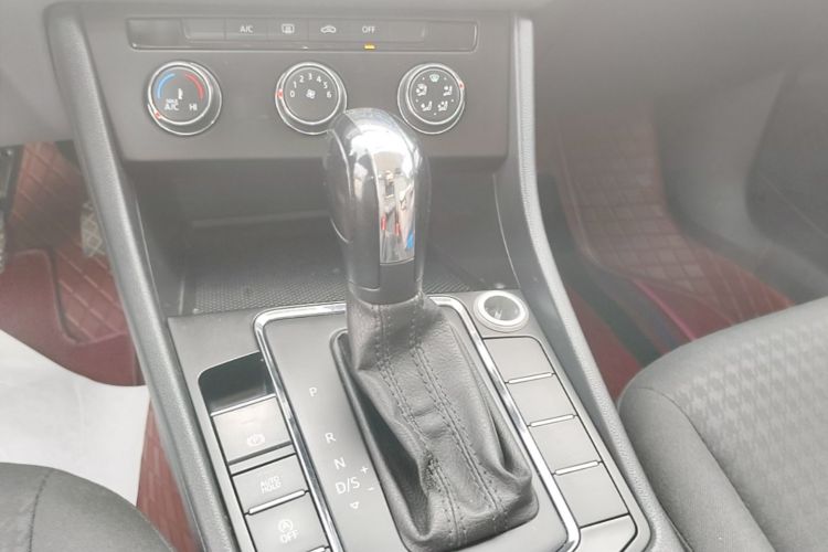Volkswagen Bora 2020 car image #18