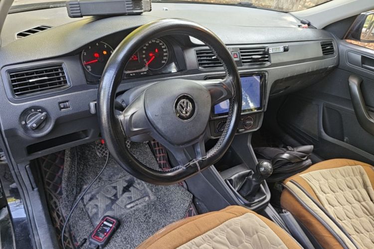 Volkswagen Santana 2017 car image #10