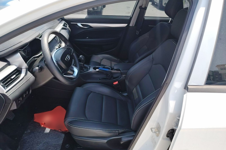 GEELY Emgrand 2020 car image #15