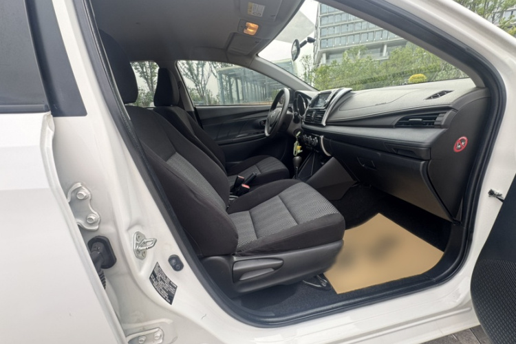 Toyota Vios 2015 immagine di auto #25