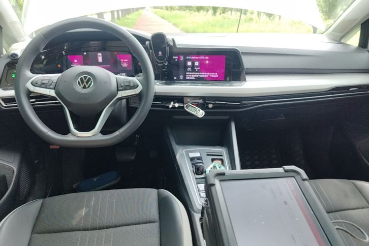 Volkswagen Golf 2022 car image #10