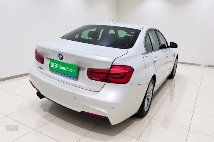 BMW 3 Series 2017 #7 BMW 3 Series 2017 car image #7
