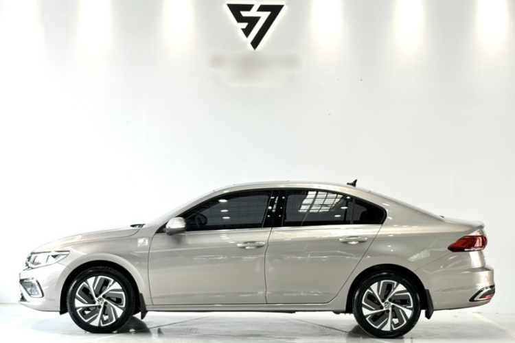 Volkswagen Bora 2023 car image #3