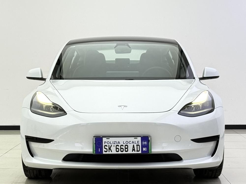 Tesla Model 3 2020 car image #2