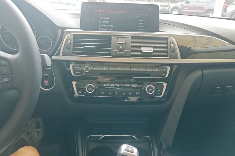 BMW 3 Series 2019 #13 BMW 3 Series 2019 car image #13