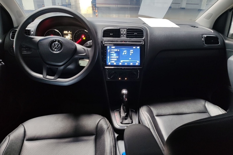 Volkswagen Polo 2015 #10 Volkswagen Polo 2015 car image #10