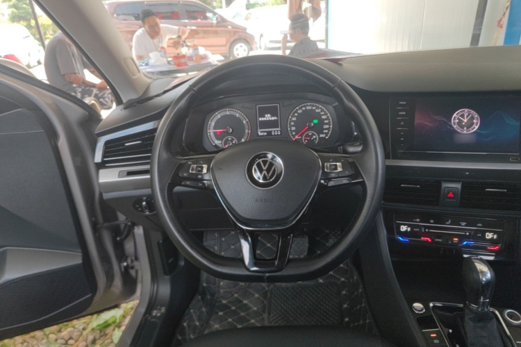 Volkswagen Bora 2021 car image #11