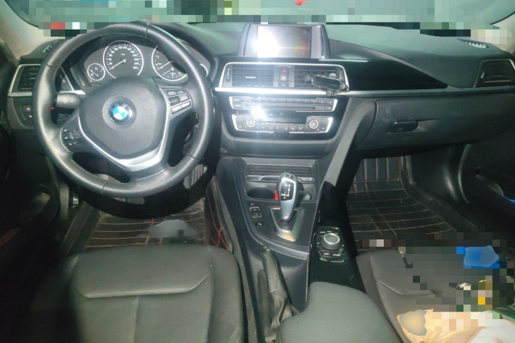 BMW 3 Series 2017 car image #12