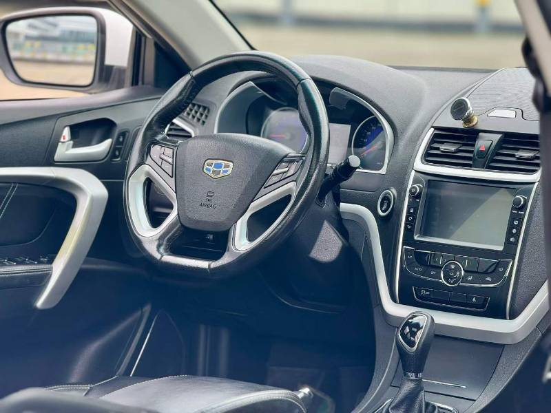 GEELY Emgrand 2016 car image #9