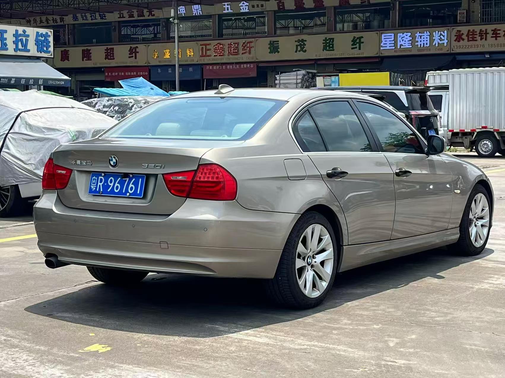 BMW 3 Series 2011 car image #4