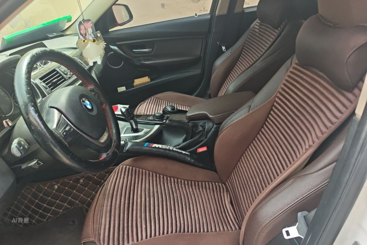BMW 3 Series 2018 car image #17
