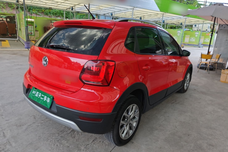 Volkswagen Polo 2015 car image #7