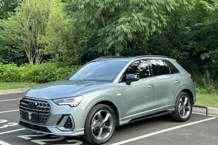 Audi Q3 2023 immagine di auto #2