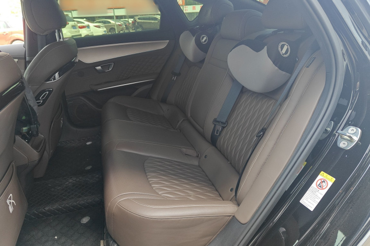 BYD Han 2023 car image #19